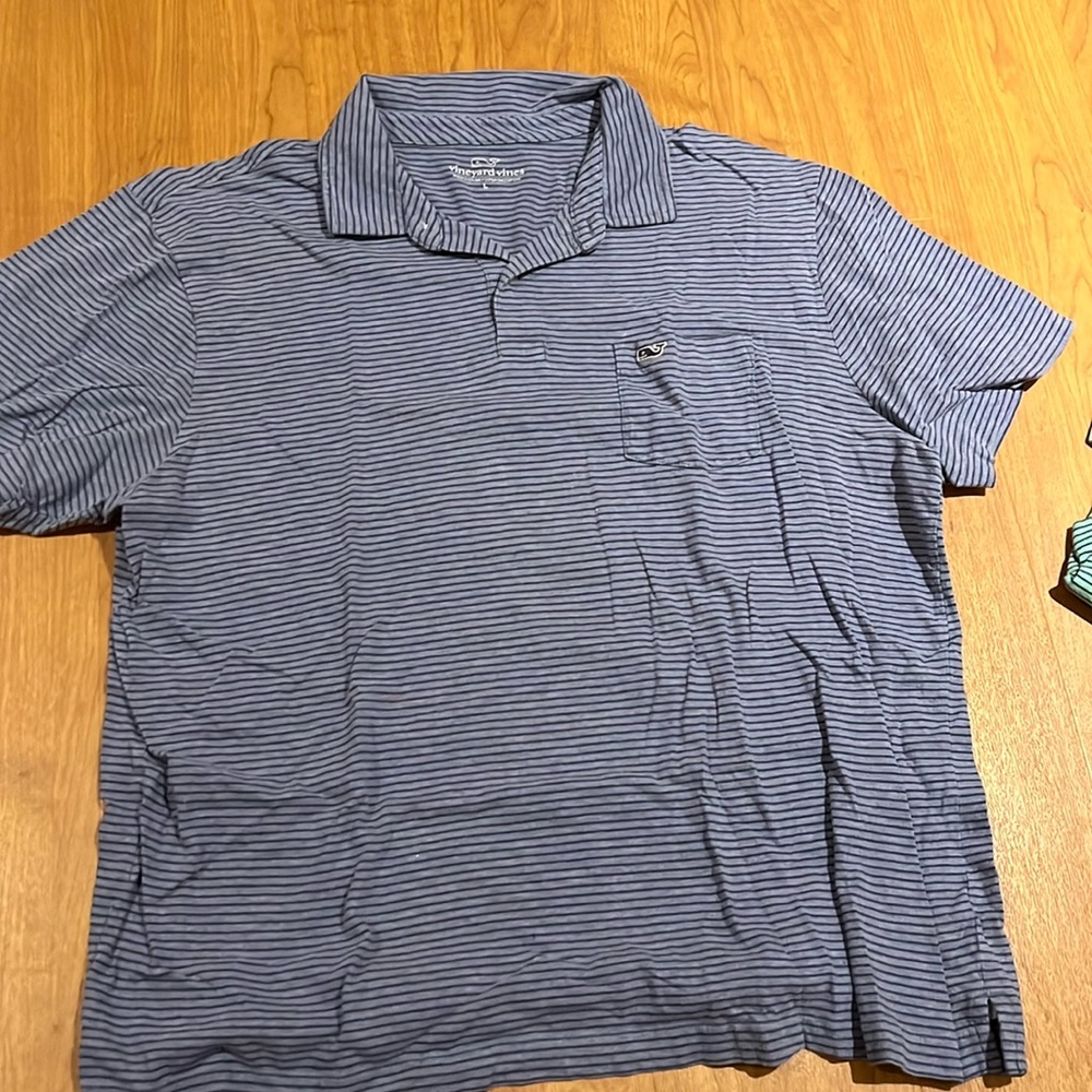 Vineyard Vines cotton collared shirt. Striped pattern. Color blue. Size large.